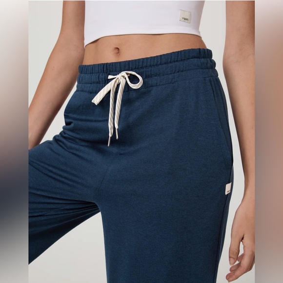 Vuori Deep Halo Essential Wideleg Pant (Blue Coast Heather) (regular version) - Picture 2 of 6